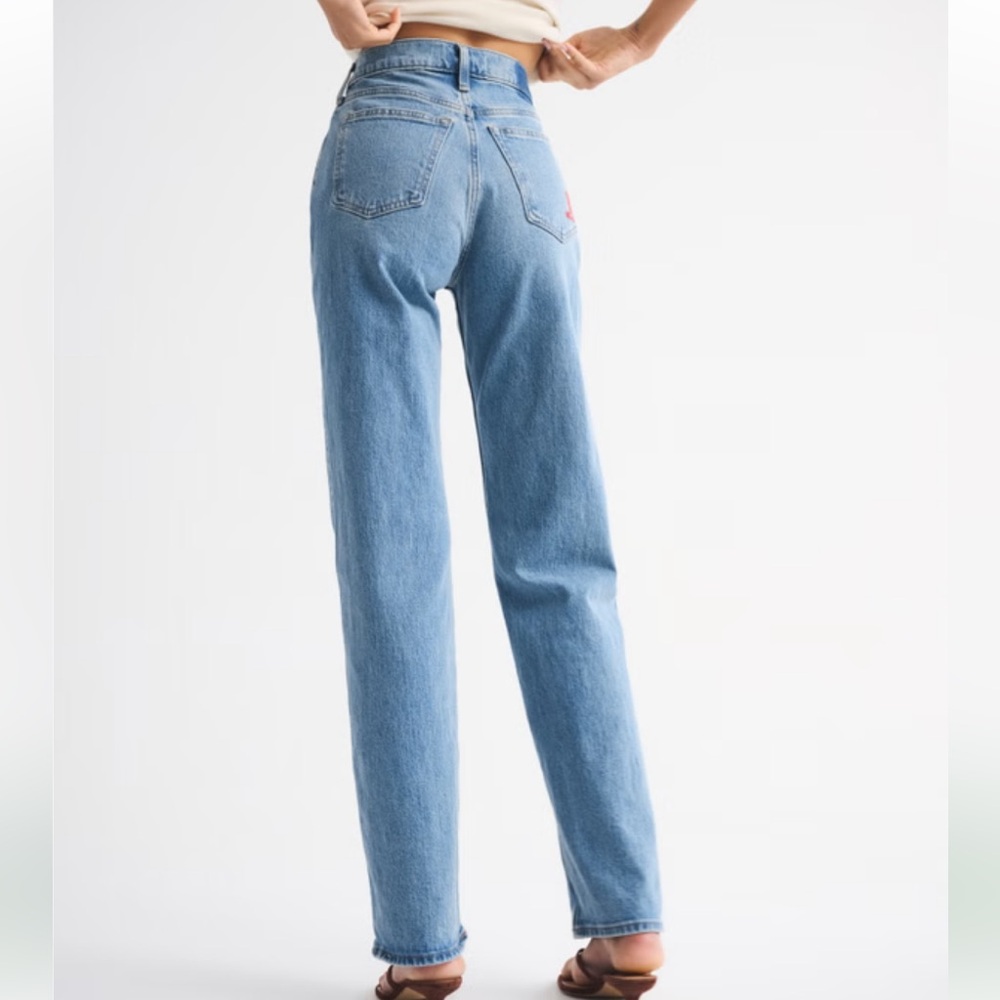 Abercrombie High Rise 90s Relaxed Jean 25S - Picture 3 of 5